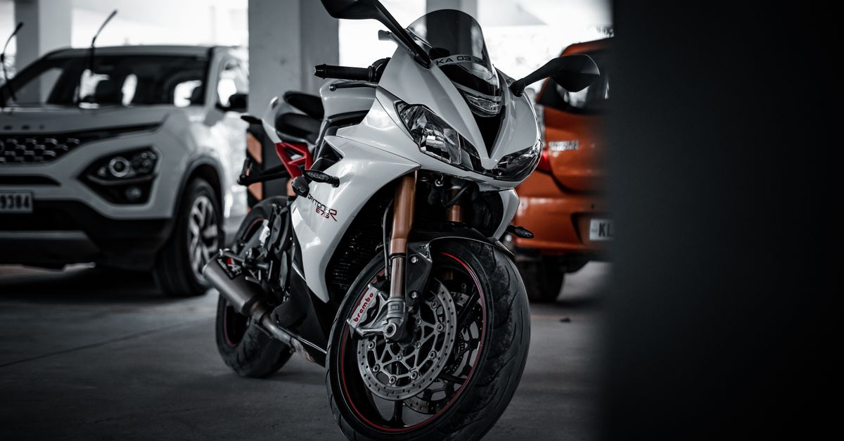 Triumph Daytona 660 (2026) Price Listed on BikeWale for Kra Daadi Buyers